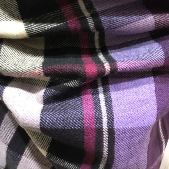 GAP COZY PLAID PURPLE SCARF - Picture 8 of 8